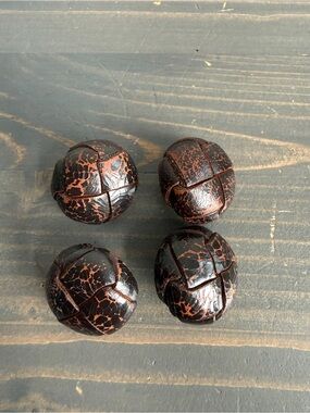 4 x vintage leather buttons